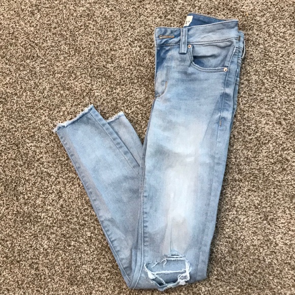 Host pick Garage light wash ripped jeans - Picture 2 of 2